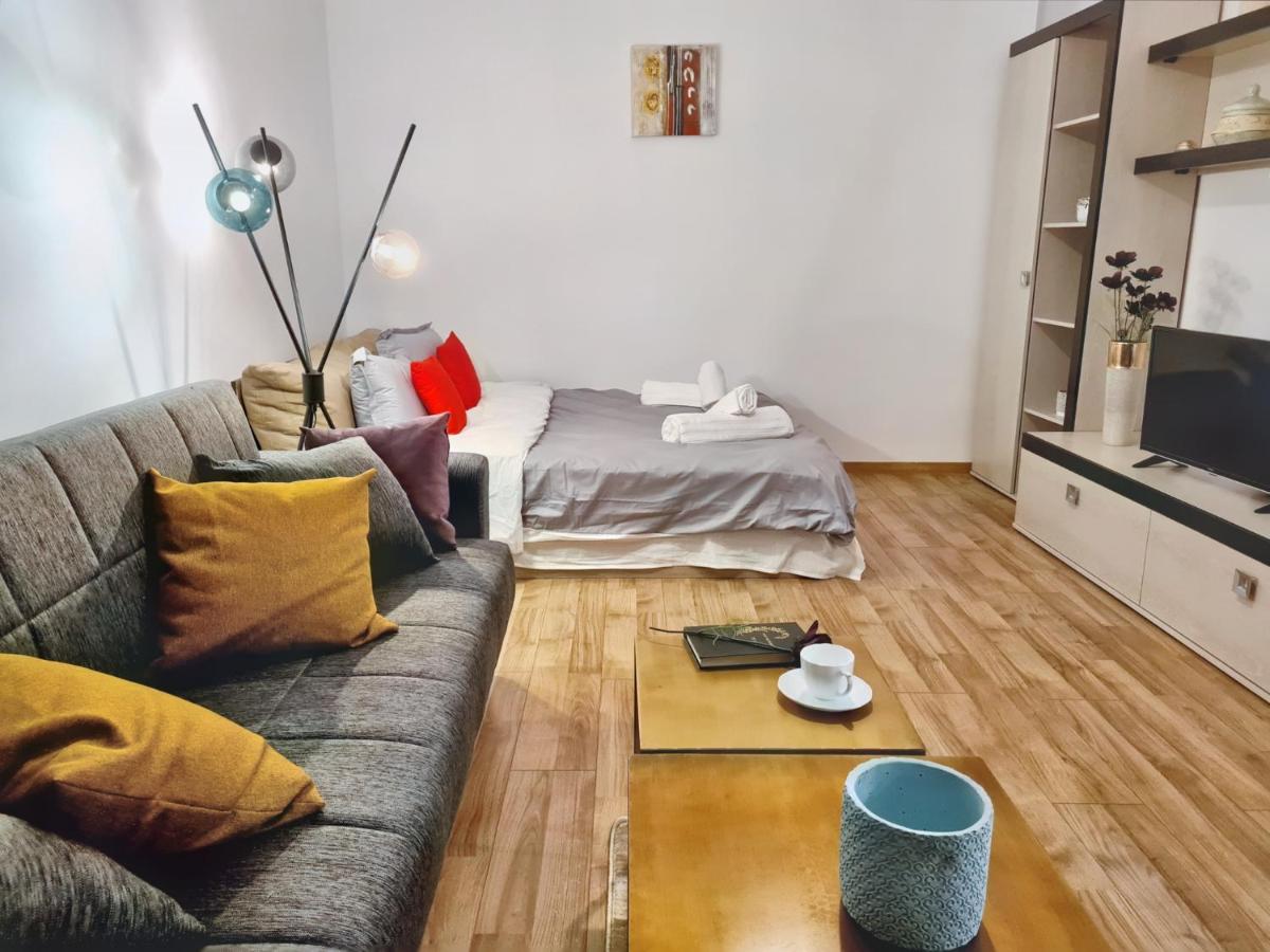 Lovely Ultracentral Apartment With Parking Cluj-Napoca Exteriör bild