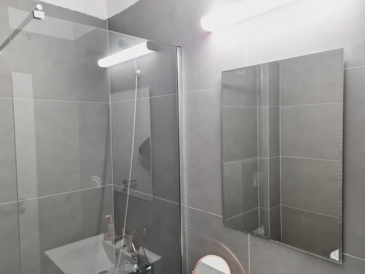 Lovely Ultracentral Apartment With Parking Cluj-Napoca Exteriör bild